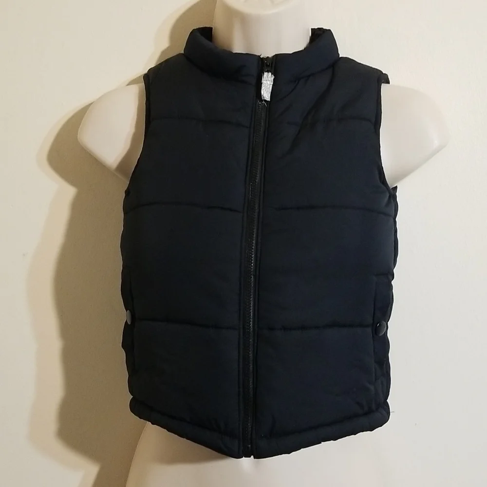 Carter's girls size 4t black puffer vest